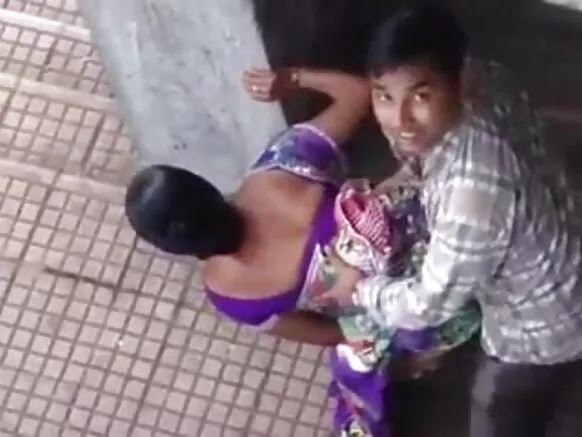 हाथ पकड़र खुला नीलो सेक्स