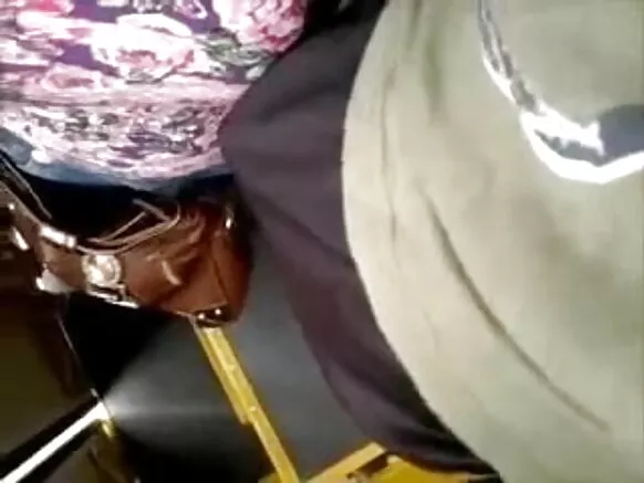 सेक्सी मूवी बस रै मांय मुर्गा रै साथै खेलबा आळा स्तन