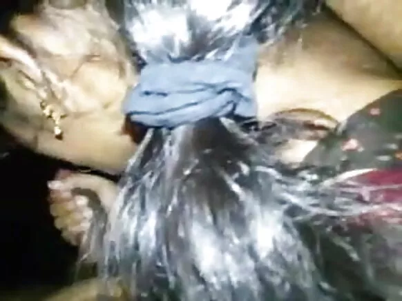 नयो ब्याव करियोड़ो पड़ोसी म्हारो लंड चूस रियो है