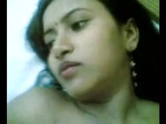 खूबसूरत सेक्सी छोरी नीली खूबसूरत वीडियो छोरी