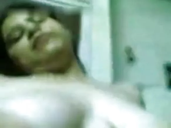 देसी इंडिया गोरडा आंटी हो गयी नंगी