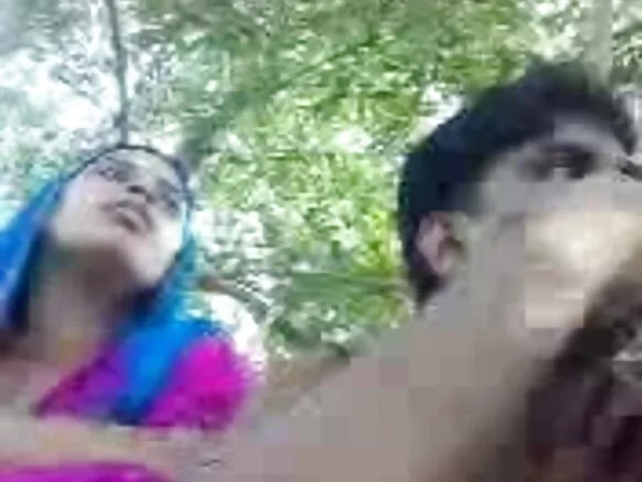 देसी आंटी हिंदी सेक्सी हिंदी मूवी सेक्सी मर देसी आंटी पार्क में हस्तमैथुन कर रही है