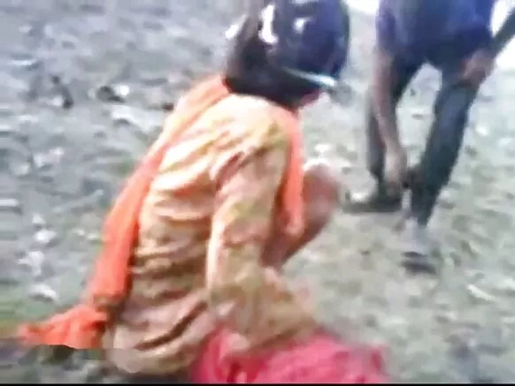 सेक्सी भारतीय प्रेमिका ने जोर से गड़बड़ कर दी उसके प्रेमी द्वारा आउटडोर