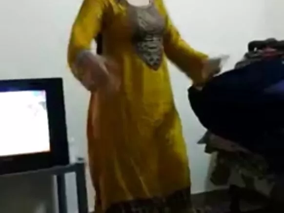 पाकिस्तानी पुटा पुटा 1 हिंदी सेक्सी मूवी छवि