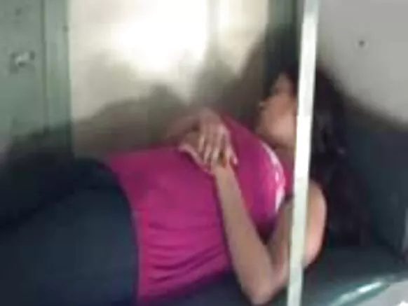 म्हारी प्रेमिका री छवि रेलगाड़ी सूं सेक्सी मूवी -2