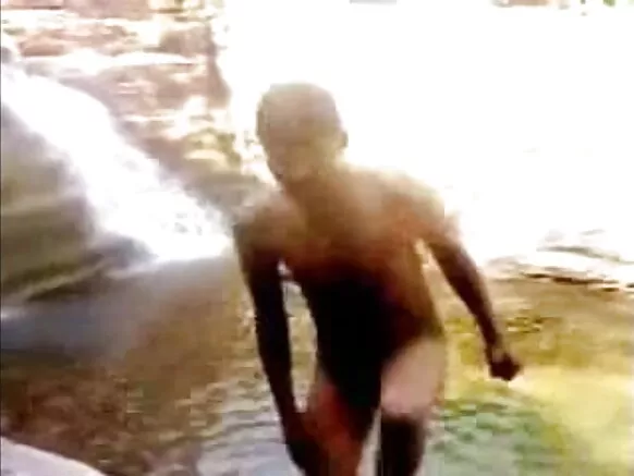 देसी गाँव की बीवी देसी x x x सेकसी बीवी ने नदी किनारे पर आउटडोर चोदा