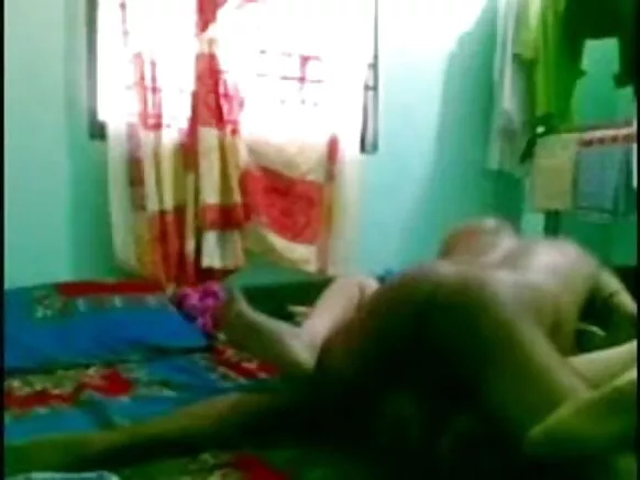 बूढो आदमी म्हारी चाची रै सागै दीपिका री सेक्सी मूवी (चाची)