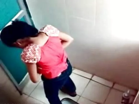 बांग्ला देसी सेक्सी सेक्सी इमेज देसी ढाका गर्ल्स डेल अल्बर्ग ने बाथरूम मुख्यालय में एक छुपा कैमरा लगाया