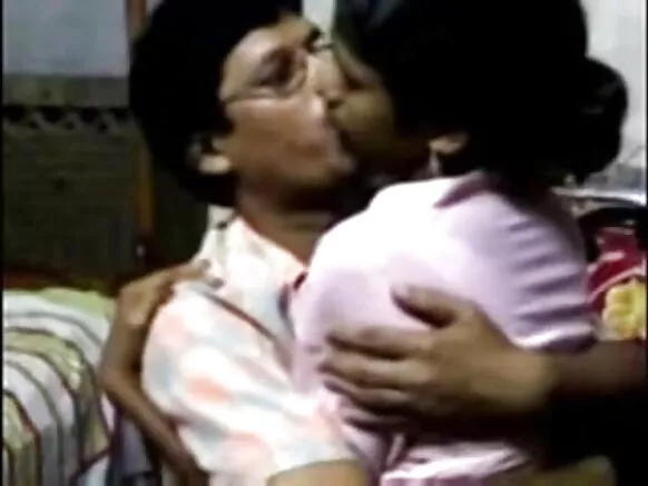 साउथ इंडियन हेड हॉलीवुड रै एक होटल में आपरी नौकरानी रो आनंद लेती सेक्सी हिंदी माइन होटल