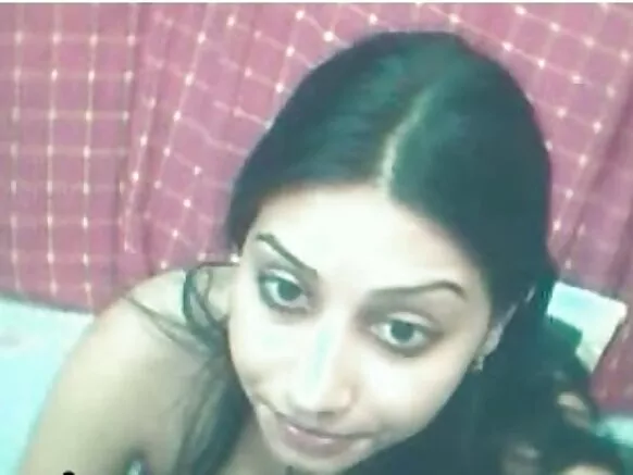 भारतीय गृहिणी ने रात मूवी में दिखाया सेक्स वीडियो