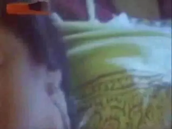 होटल री सेक्सी फोटो मूवी में आंटी इंडिया हॉट आपरै मुवक्किल नै संतुष्ट करण री कोशिश करै है