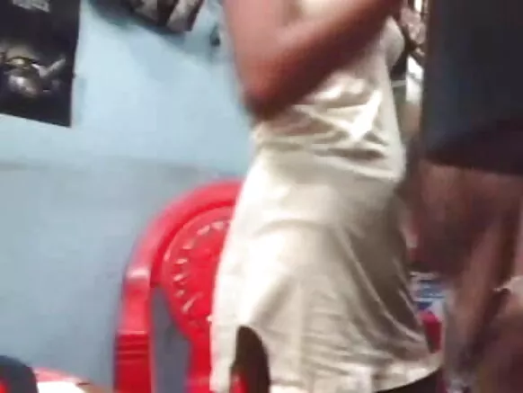 देसी मदरासी सेक्सी फोटू किशोर छोरी ने गड़बड़ एक बूढे आदमी द्वारा